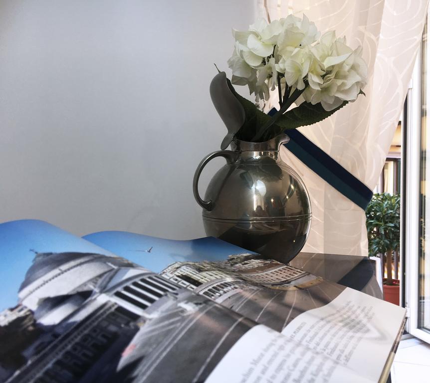 Appartement Sebeto Toledo à Naples Extérieur photo